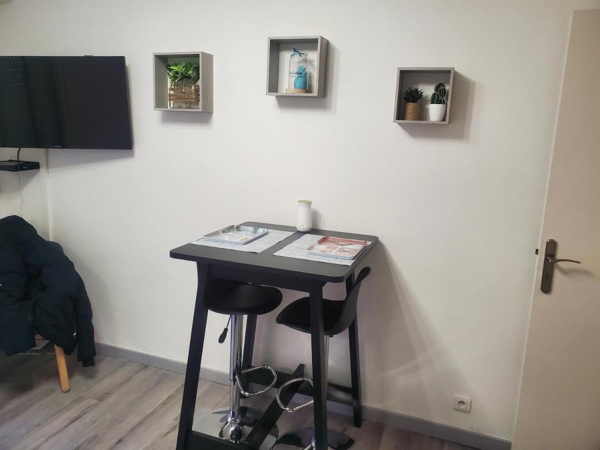 Joli Petit Studio Au Centre De Carry Le Rouet Apartment Bagian luar foto
